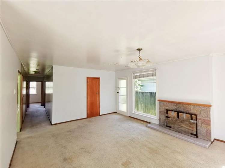 86 Cobham Crescent Kelston_0