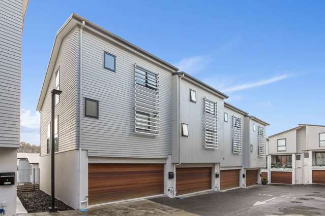 Near New Townhouse With Elevated Outlook!