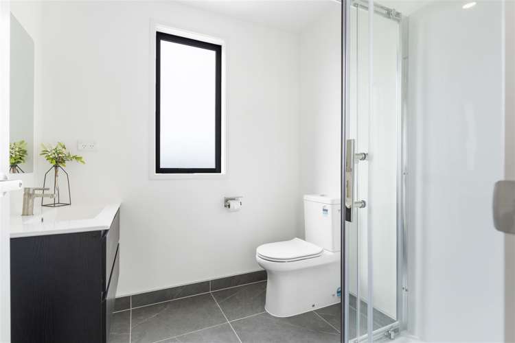 1/8 Chivalry Road Glenfield_9