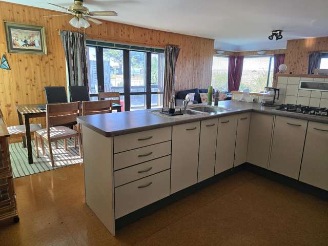 1251 East Coast Road Kaiaua_3