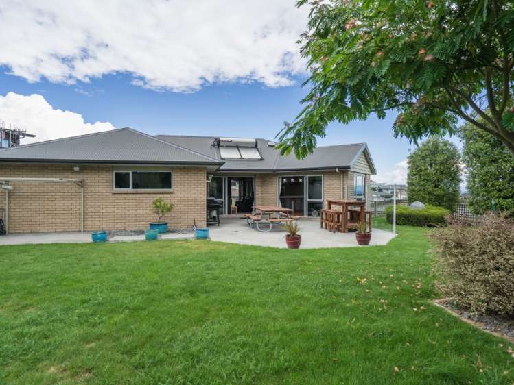 17 Coprosma Crescent Waipahihi_17