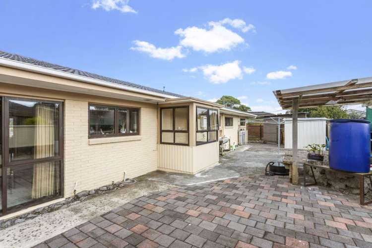 8 Papatahi Place Henderson_11