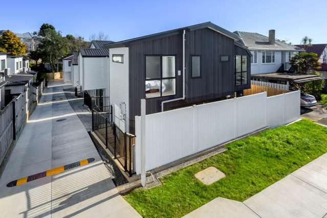 Coastal Elegance in Rangi Zone