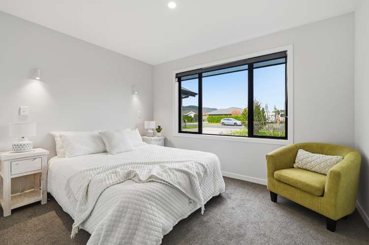 58 Carroll Place Owhata_17