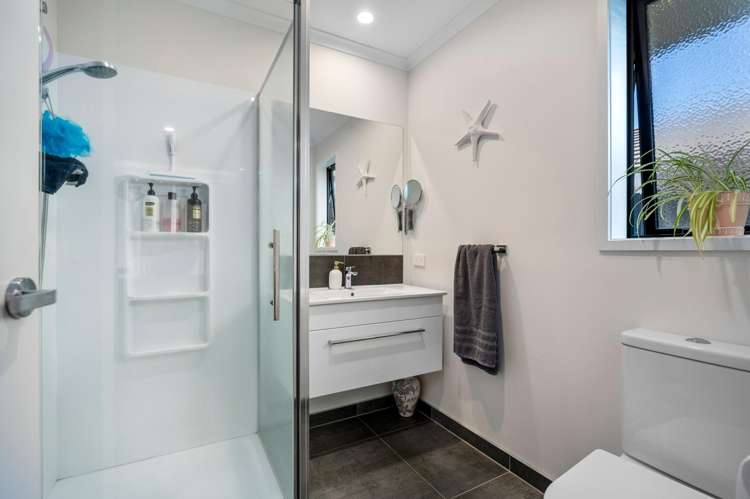 11 Eastbank Drive Katikati_13