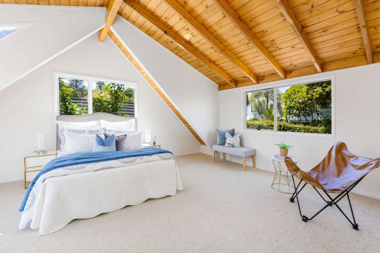 6/110 Norman Lesser Drive St Johns_13