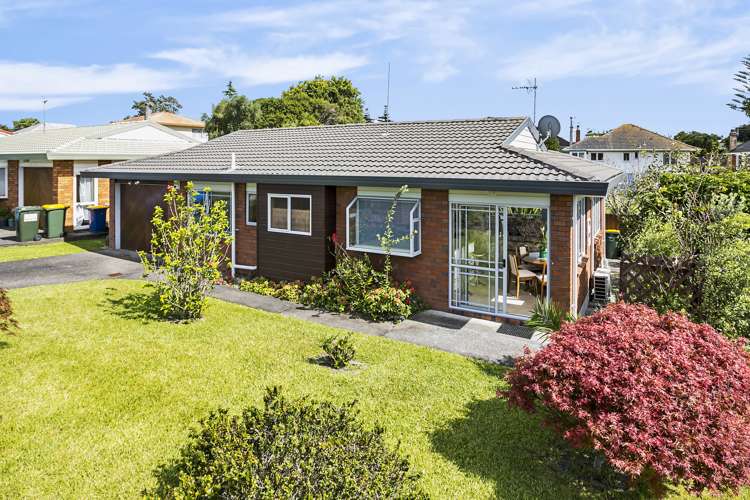 52 Bodi Place Te Atatu South_1