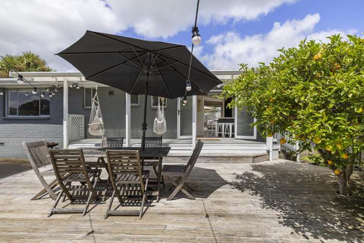 20 Wallis Street Raglan_20