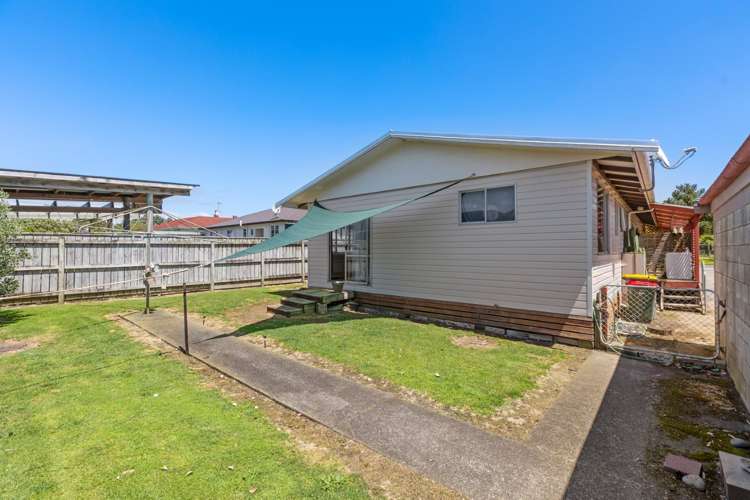 64a Broadway Waitara_22
