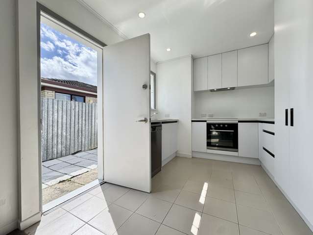 3157 Great North Road New Lynn_4