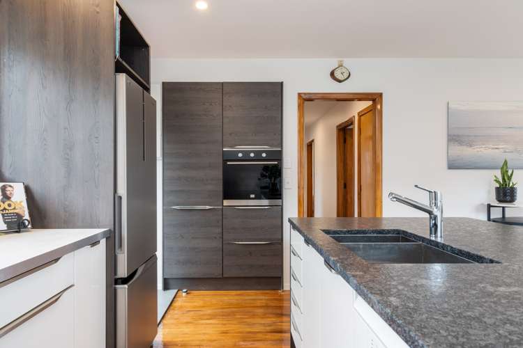 25 Gilkison Street Halfway Bush_8