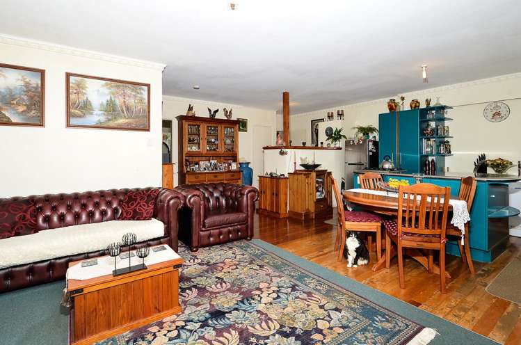 130 Awaroa Road Helensville_9