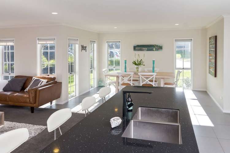 16 Chard Place Flat Bush_11