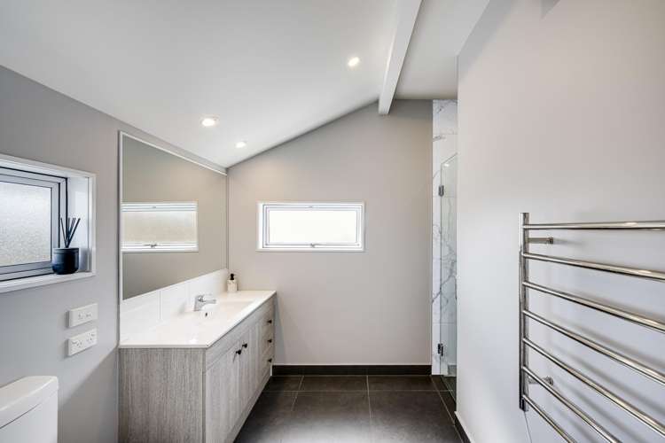 35 Holyrood Street Taradale_11