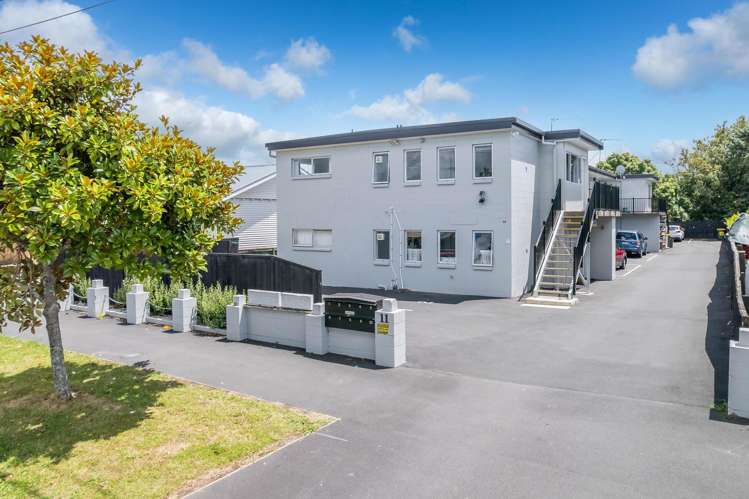 Units 1-10 at 11 Coates Street Hamilton East_11