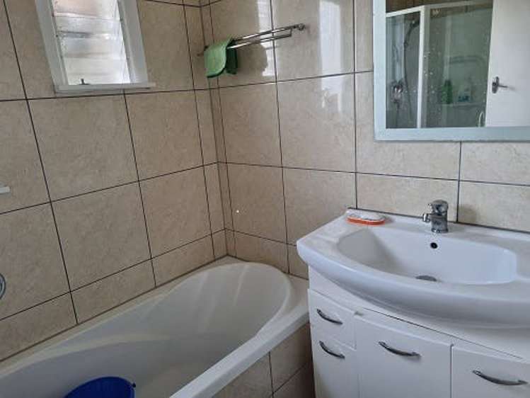 57 Archibald Road Kelston_4