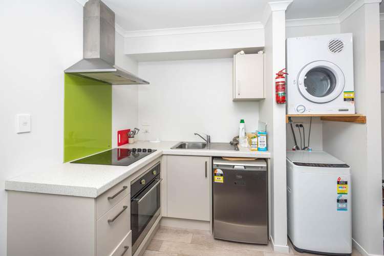 3/9 Greensboro Street Hamilton East_6