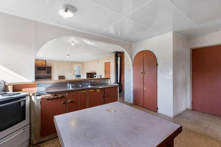 6 Briscoe Street Awakino_18