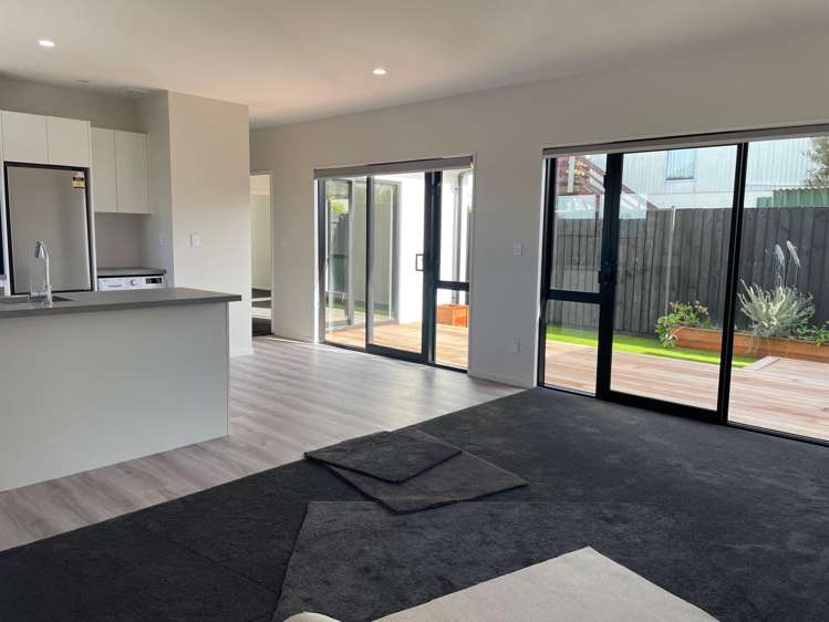 5/7 Vickerys Road Wigram_3