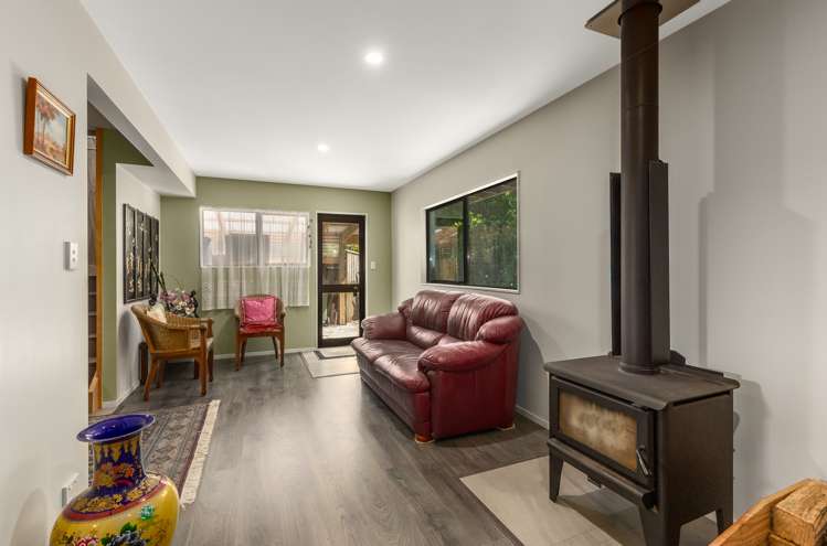 69a Mana Esplanade Paremata_18