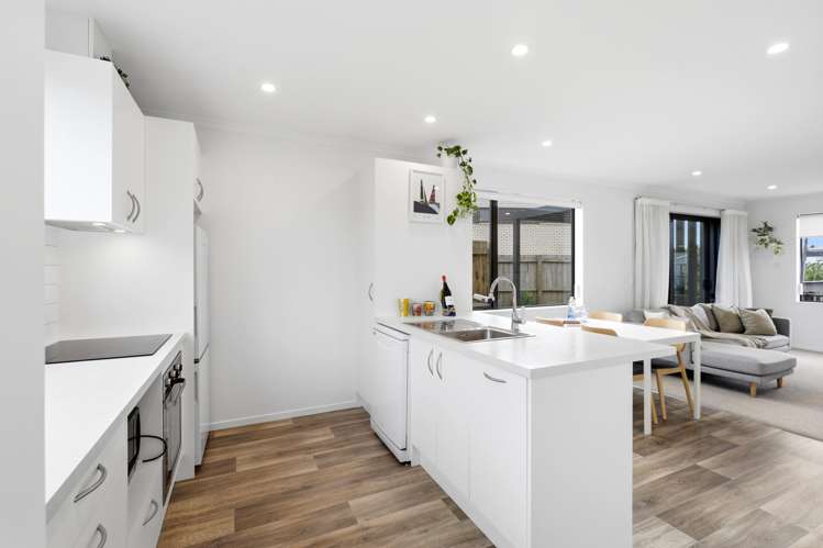 8/18 Titoki Street Te Atatu Peninsula_8