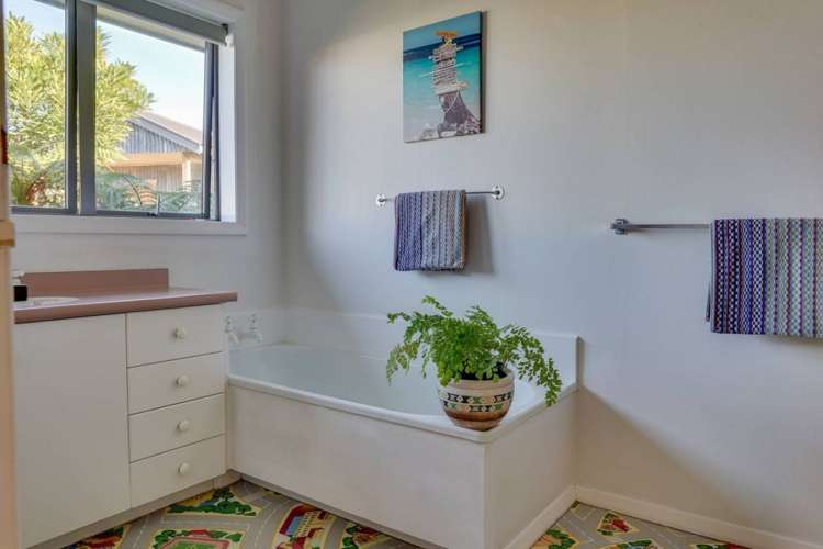 51 Inkerman Street Renwick_13