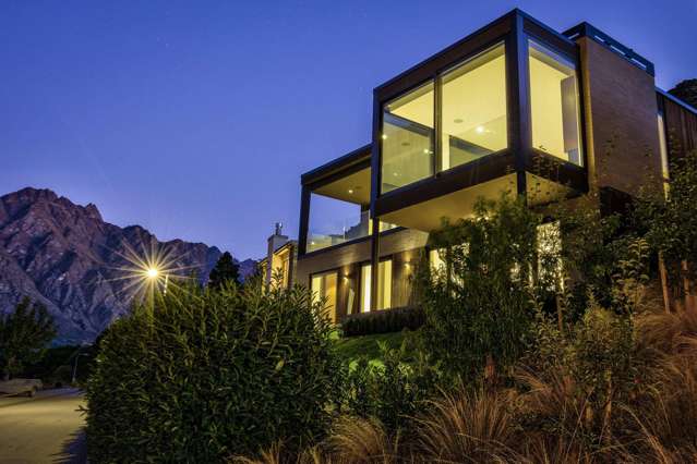 Repriced - Queenstown's Old Homestead Site