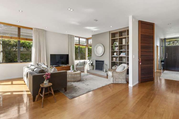 21 Hamana Street Narrow Neck_8