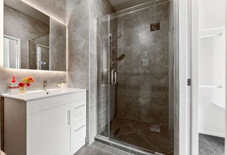 82 Puwha Street Massey_5