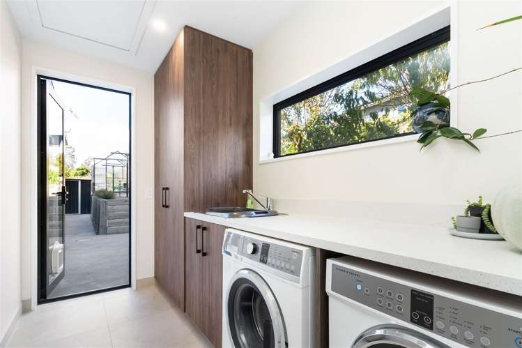 10 Hewers Lane Kennedys Bush_18