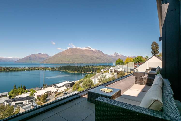 92 Hensman Road Queenstown_17