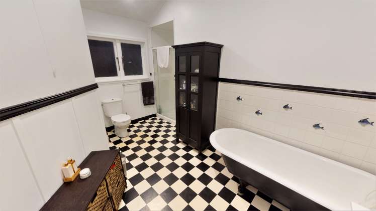 556a Queen Street East Levin_7