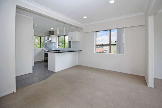 2/21 Bracken Avenue Takapuna_1