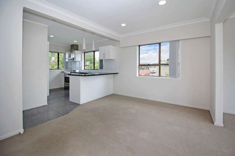 2/21 Bracken Avenue Takapuna_1