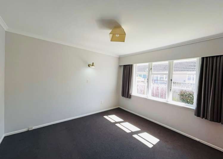  77 Wai-iti Crescent Woburn_5
