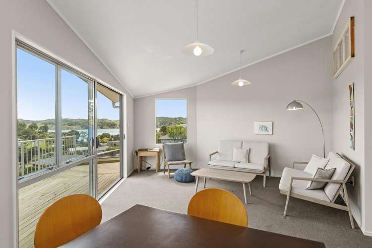 25E Violet Street Raglan_3