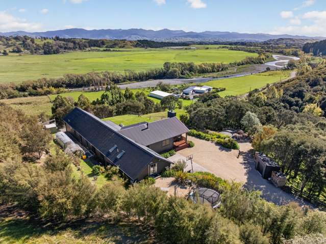 Beautiful Self Sufficient Family Living-BEO $1.38m
