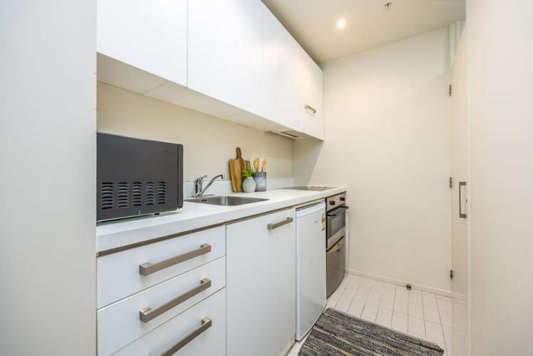 1112/10 Waterloo Quadrant Auckland Central_4