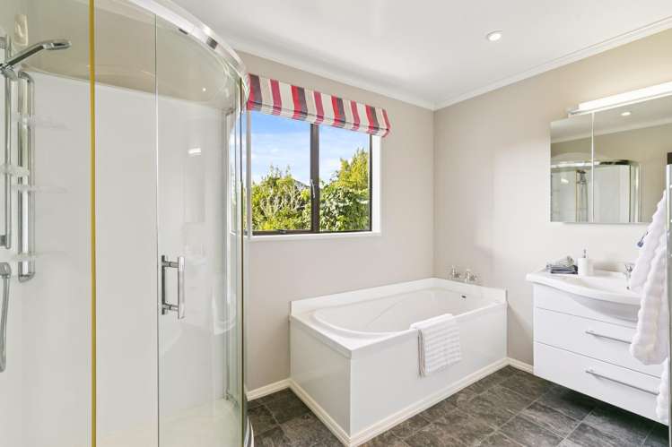 10 Kate Way Karori_20