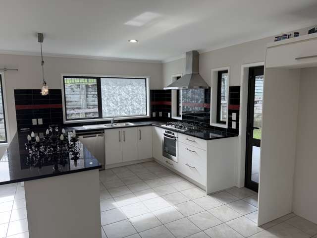 10 Caldera Crescent Pyes Pa_2