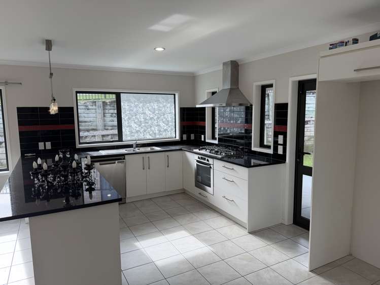 10 Caldera Crescent Pyes Pa_2