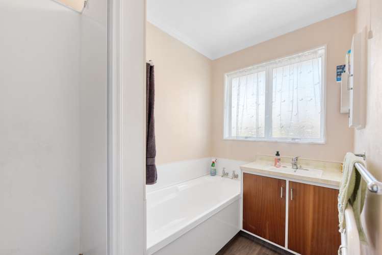 1/10 Exeter Street Stoke_7