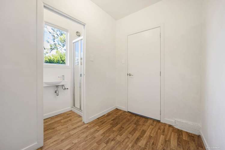 44 Chorley Avenue Massey_13