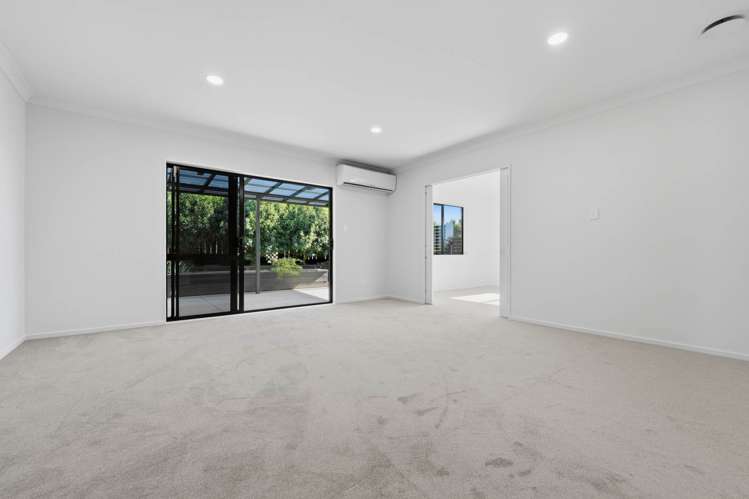 8 Emsworth Court_3