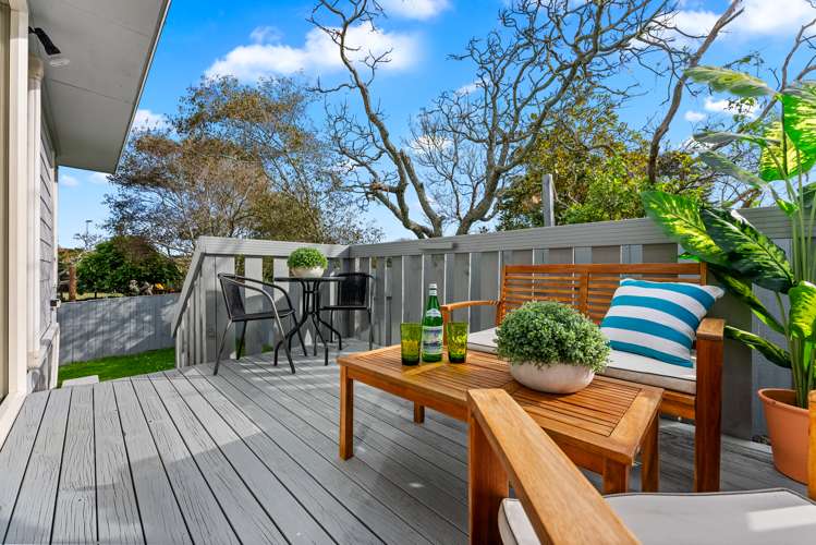 2/142 Archers Road Glenfield_7