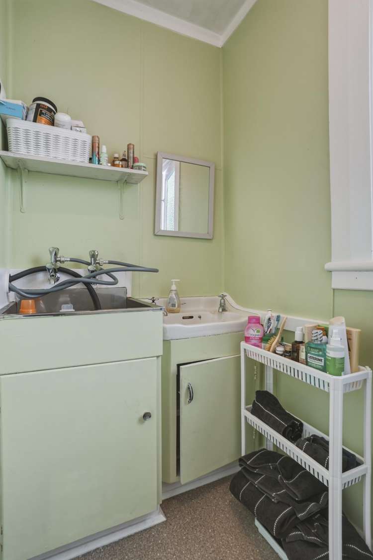 64 Hazel Avenue Caversham_16