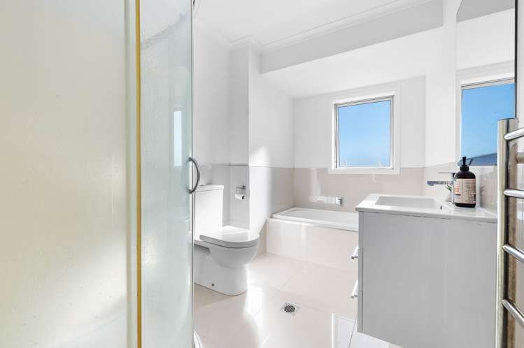 5/9 Vialou Street Hamilton Central_8