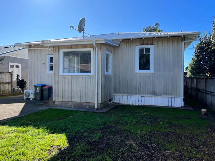 84 Quadrant Road Onehunga_16