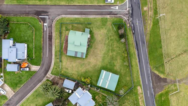 1 Rawinia Place Te Kaha_16