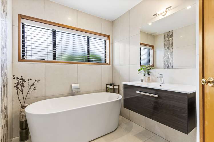 98 Bleakhouse Road Howick_23